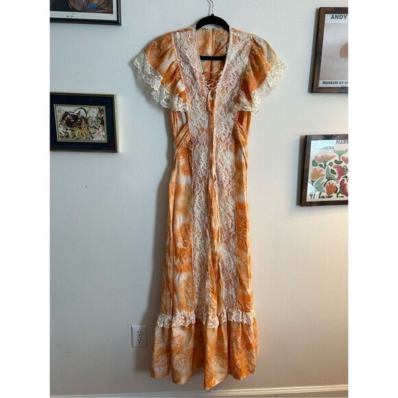 Vintage 1960s dress - Picture 1 of 9